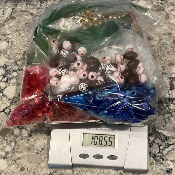 Colorful Pony Bead Assortment for Crafting and Parties - Picture 2 of 13